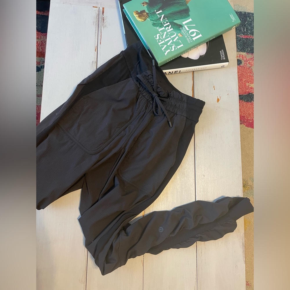 Lululemon joggers